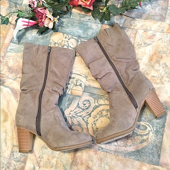 🌺Rue21 Taupe Suede Scrunch Boot (6/7)🌺 - Picture 4 of 14